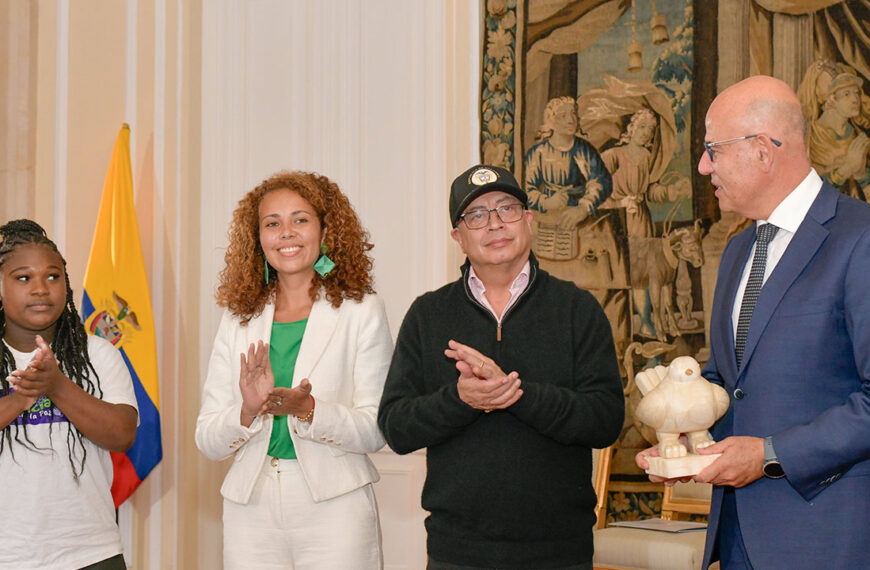 La Ciencia y la Tecnología deben ir a la organización popular de Latinoamérica: Gustavo Petro