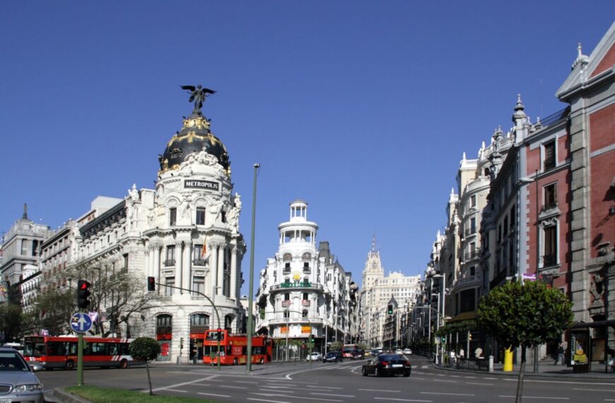 Algunos de los encantos que nos da la Gran Vía