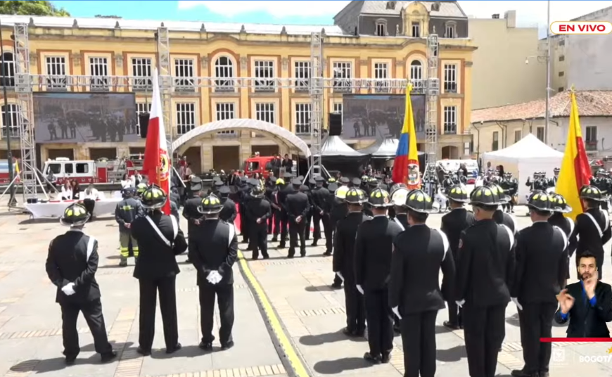 Cuerpo Oficial Bomberos de Bogotá celebra sus primeros 129 años salvando vidas