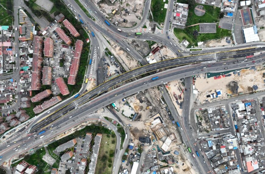 Videos y fotos puente vehicular Primero de Mayo con 68 Bogotá 2024.