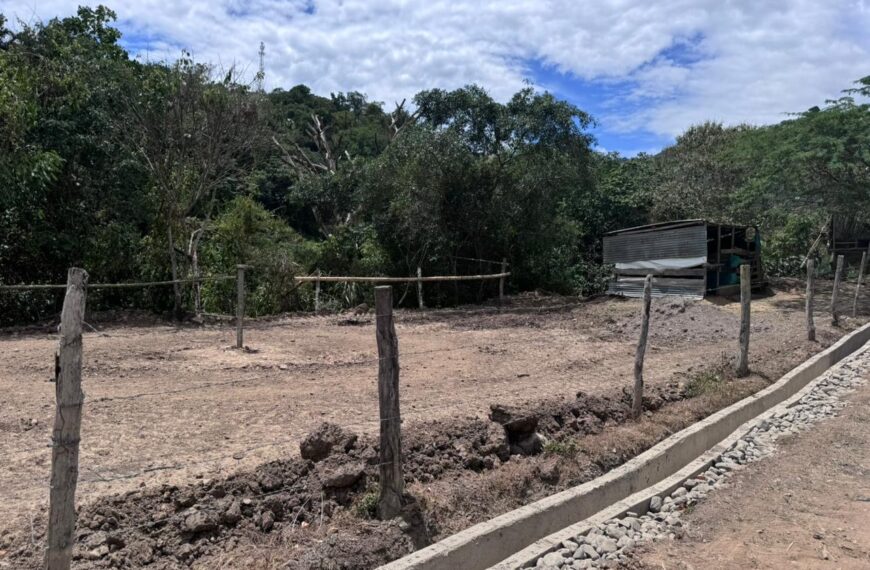 CAR impone medida a establecimiento comercial en Guaduas, Cundinamarca por afectar el río San Francisco.