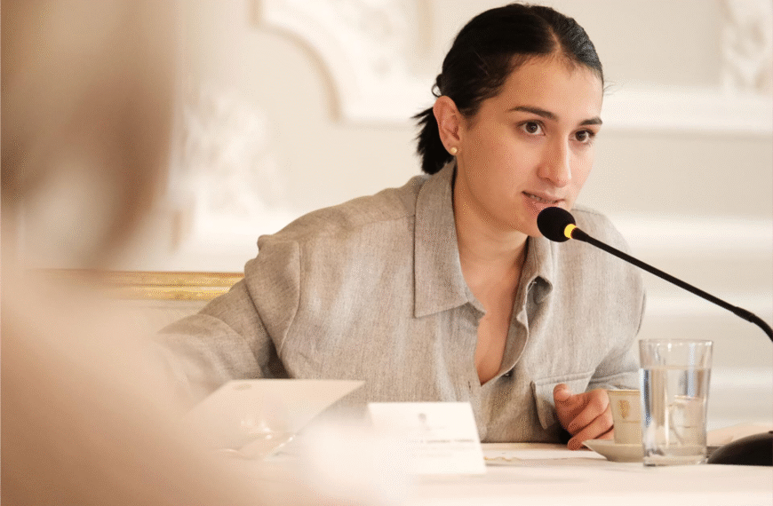 Liderazgo diplomático: Laura Sarabia