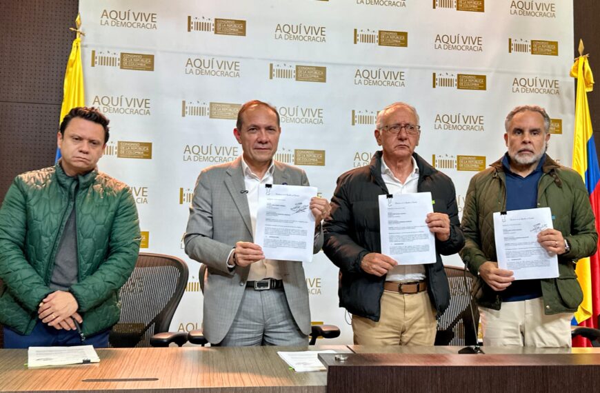 Video, rueda de prensa cuáles son ahora las 16 preguntas de la propuesta Consulta Popular ante el…
