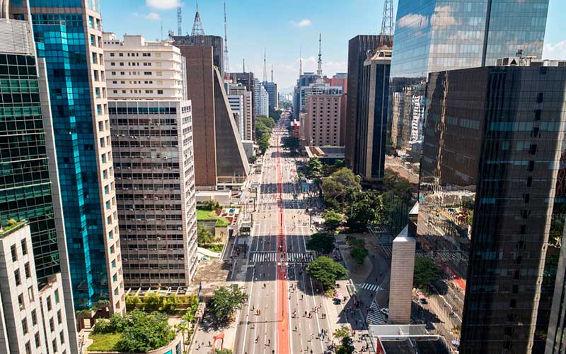 Movilidad en São Paulo: el metro y la Avenida Paulista como ejes del desarrollo urbano.