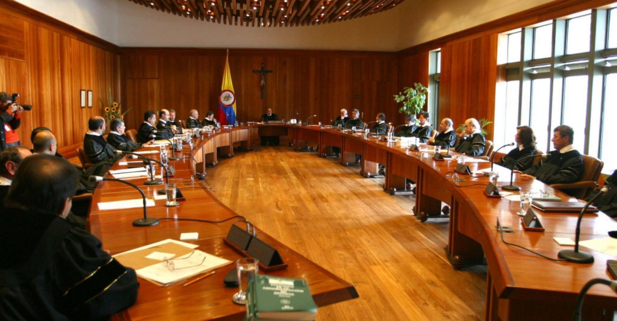 Corte Constitucional: Devuelve reforma a C&aacute;mara de representantes colombia 2025.