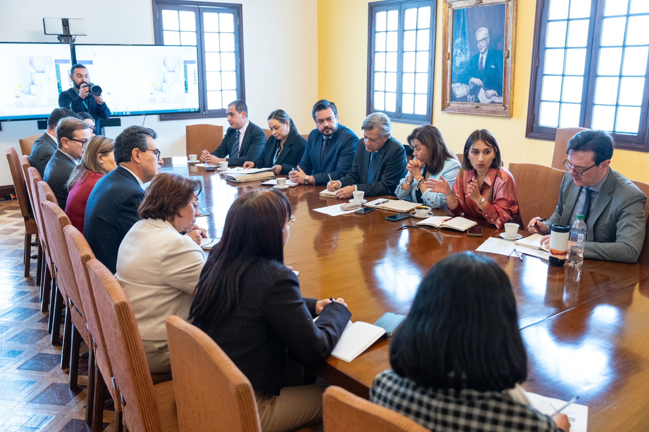 Canciller&iacute;a Colombia julio 2025: empalme Sarabia y Villavicencio.