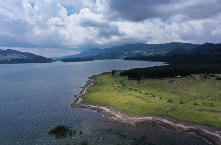 ¿Qué pasa cuando un embalse supera el 100% de su nivel?