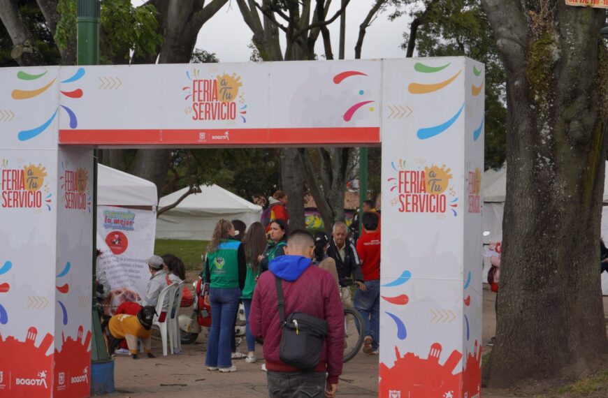Bogotá SuperCADE itinerante en San Victorino. Presta atención.