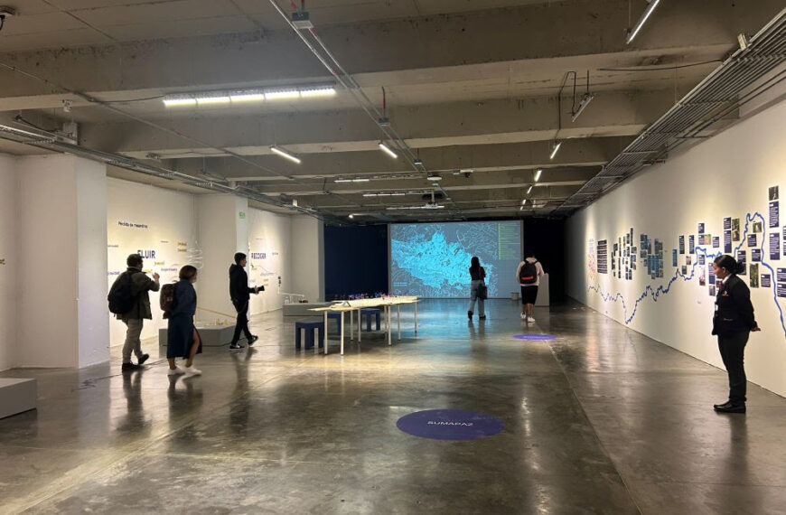 Invitación a postularse a las becas Espacios en residencia El Parqueadero 2025 y Plataforma Bogotá – Arte,…