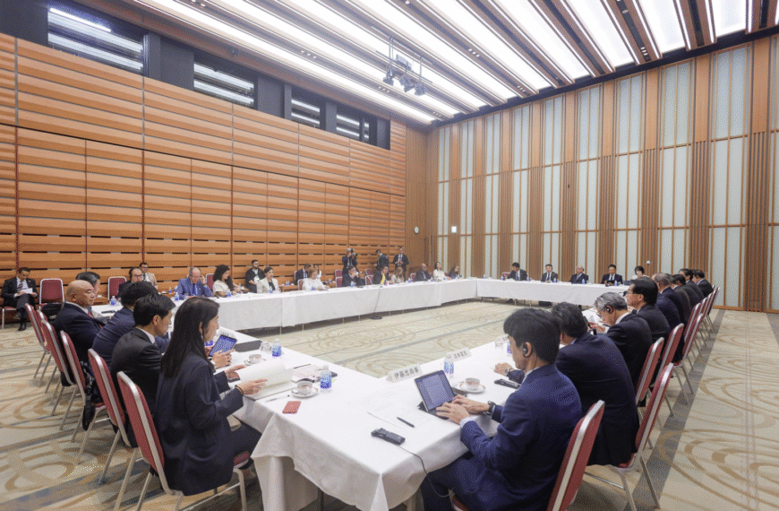 Keidanren Kaikan, Presidente Petro con empresarios en Japón septiembre 2025.