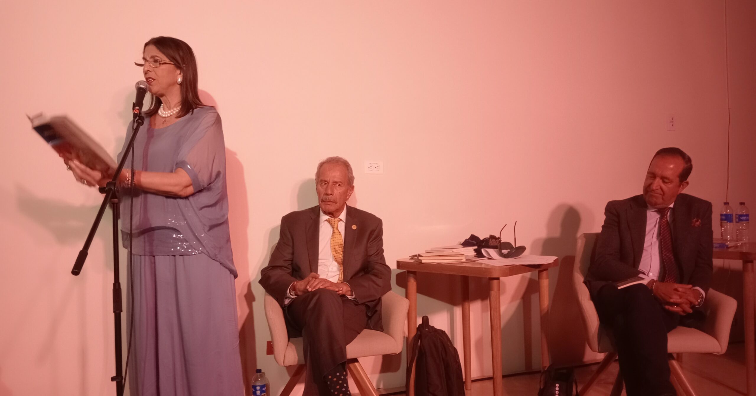 El amor que apacigua la violencia, con homenaje po&eacute;tico a Miguel Uribe