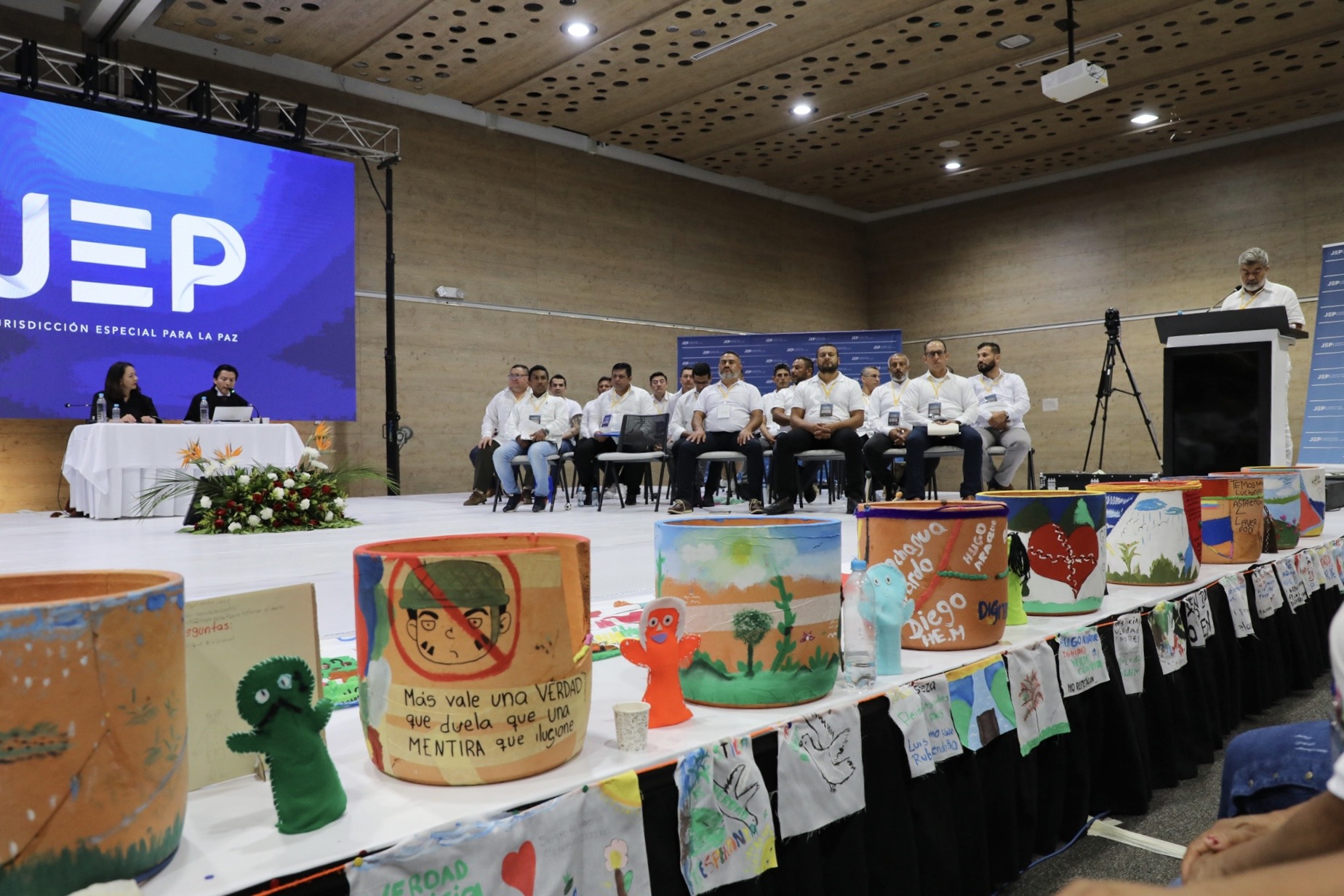 De &laquo;falsos positivos&raquo; a &laquo;Postulantes Tribunal de Paz&raquo; JEP octubre 2025.