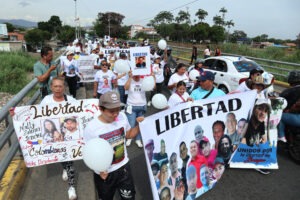 Familiares de colombianos detenidos en Venezuela piden su liberación en puente fronterizo