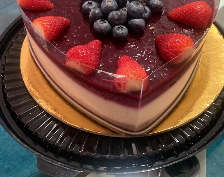 Postres y ponques para celebrar y agradecer: emprendimientos Luisa Marín y club de fans.