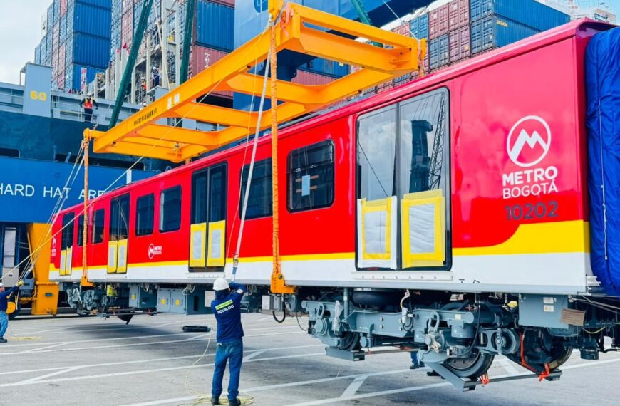 Así llegó a Colombia el segundo tren de la Línea 1 del Metro de Bogotá.