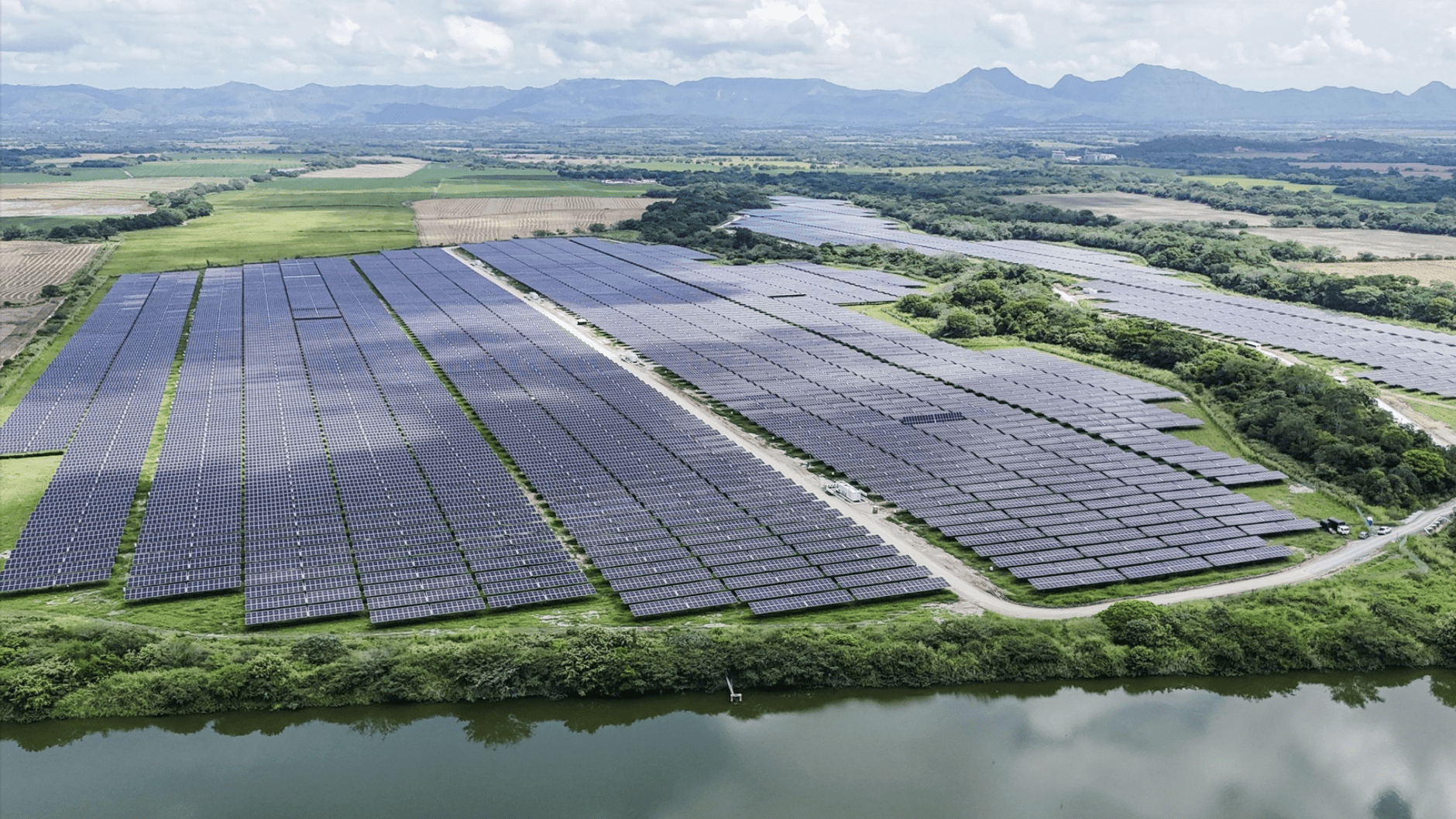 Decreto y otros hechos de licencia ambiental e&oacute;lica, parque solar en noviembre 2025.