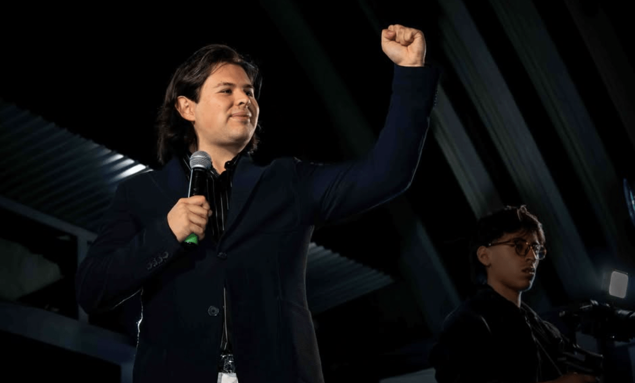 #envivo&nbsp;@Jorge Bar&oacute;n jr con @benjaminlosadaposada:politica de saber escuchar.