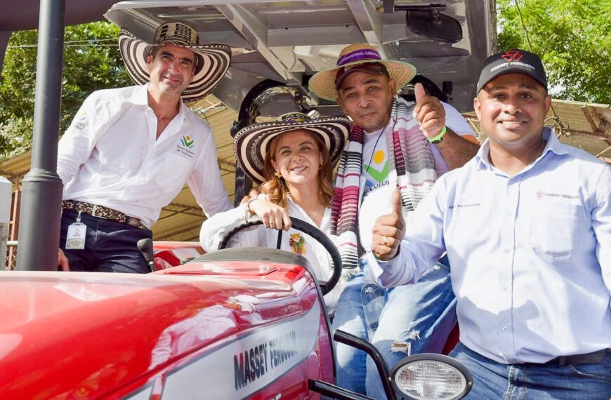 Banco Agrario entrega cr&eacute;ditos asociativos por $600 millones a beneficiarios de la Reforma Agraria