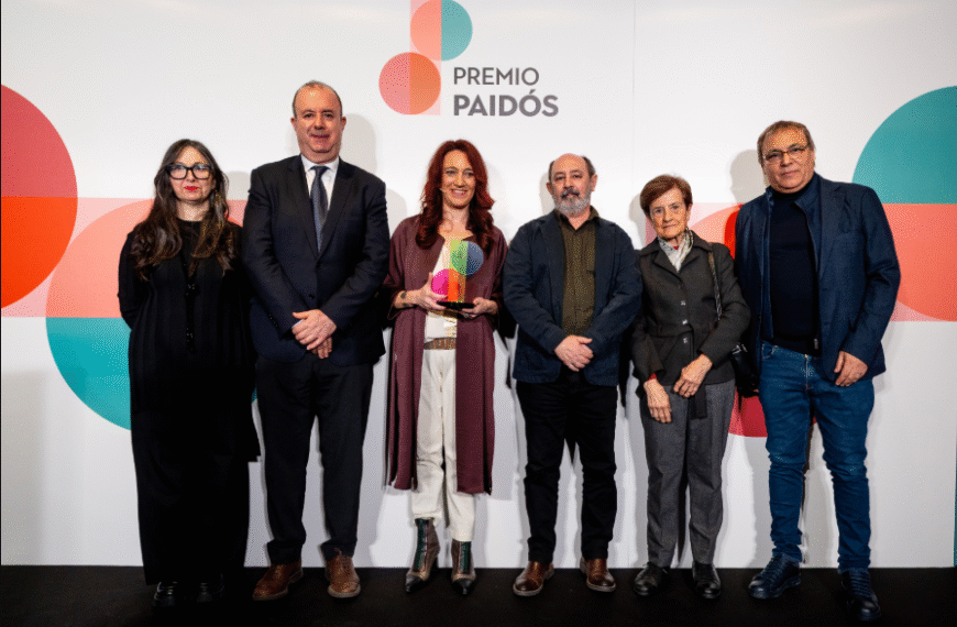 Cristina Monge, ganadora de la segunda edici&oacute;n del Premio Paid&oacute;s&nbsp;