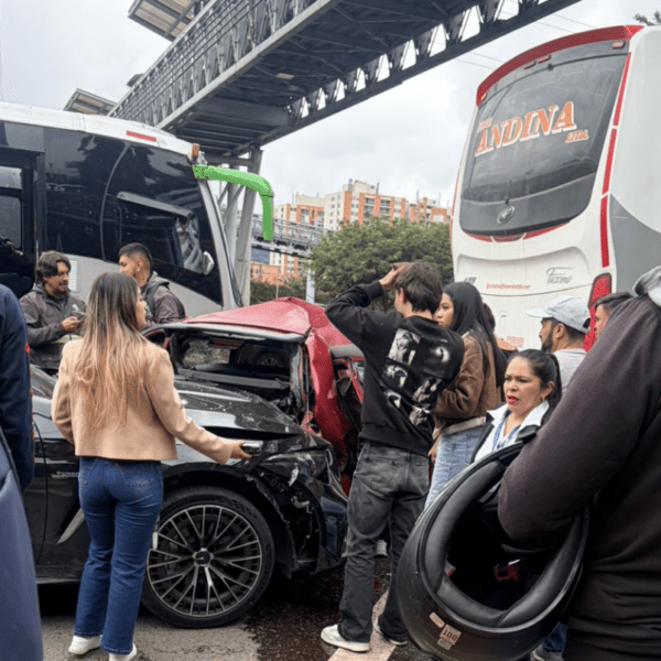 Accidente en la Autopista Norte con calle 187 deja una persona herida