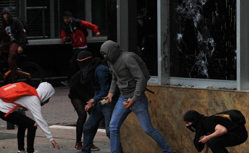 Fisiopatolog&iacute;a del Estado, Diagn&oacute;stico y Terap&eacute;utica de una Democracia en Cuidados Intensivos