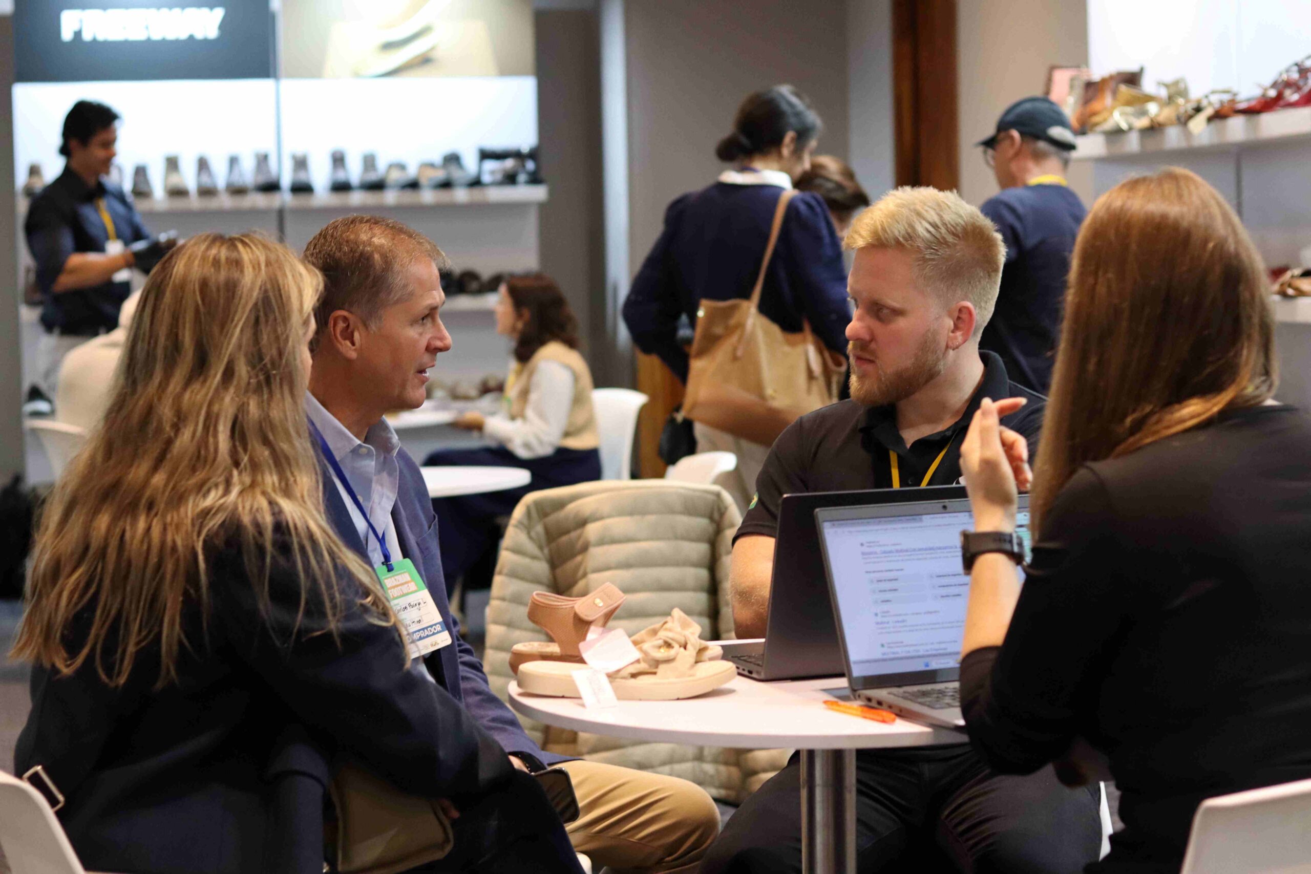 El calzado brasile&ntilde;o cierra negocios por $987,000,00 d&oacute;lares, en su primera misi&oacute;n comercial en Colombia