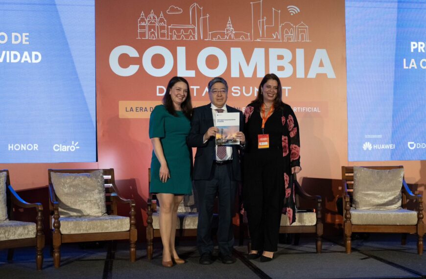 Colombia avanza en conectividad, pero enfrenta retos en inclusión digital, según la Organización para la Cooperación y…