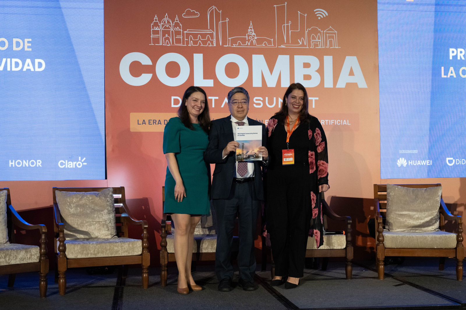 Colombia avanza en conectividad, pero enfrenta retos en inclusión digital, según la Organización para la Cooperación y el Desarrollo Económicos.