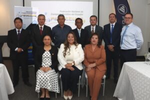 Convención del transporte turístico de Ecuador en Cuenca por los 10 años de FENATTURE