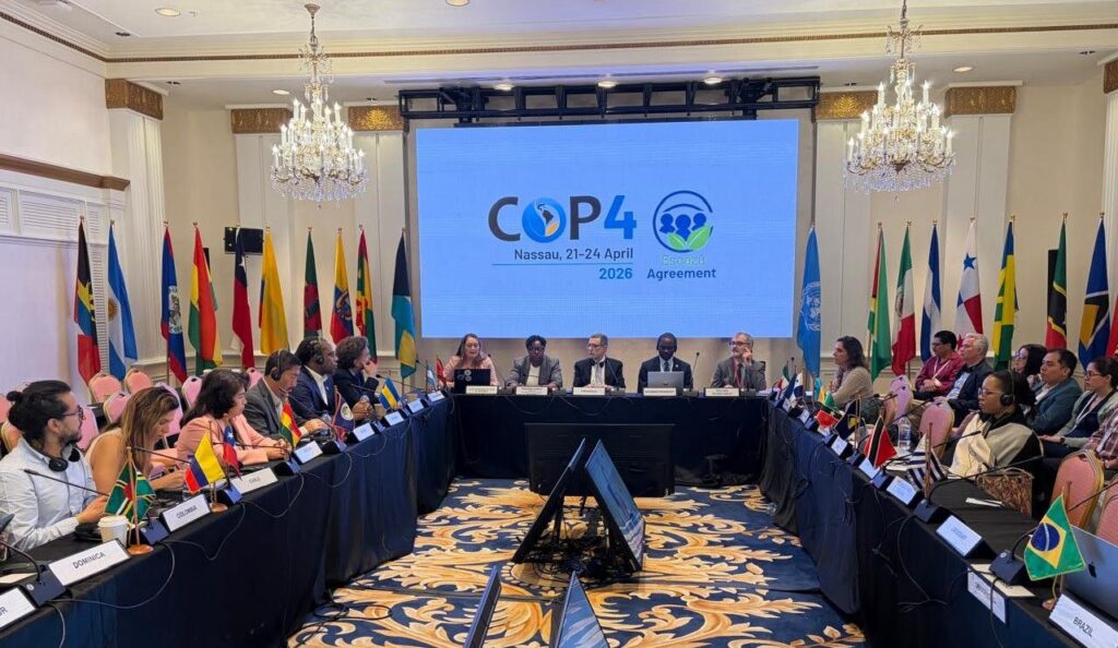 Delegados en la COP4 del Acuerdo de Escazú en Nassau Bahamas sobre justicia ambiental en América Latina
