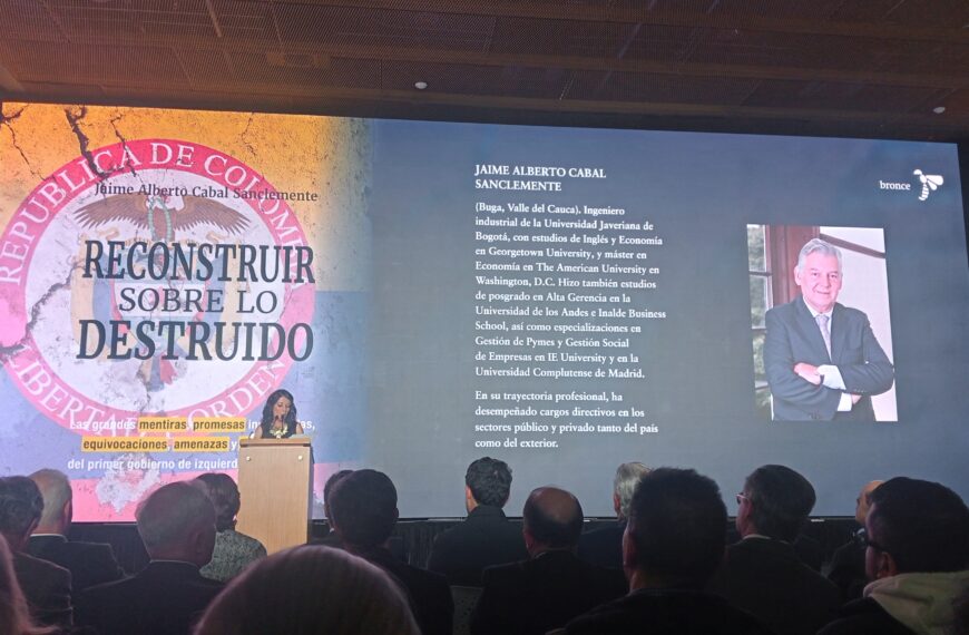 De la destrucci&oacute;n a la reconstrucci&oacute;n nacional, la obra presentada por Jaime Alberto Cabal