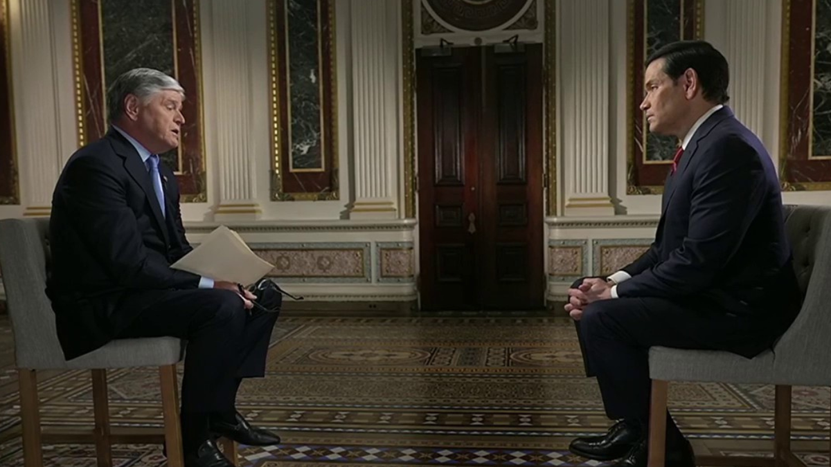 Marco Rubio durante entrevista sobre geopolítica internacional y política exterior de Estados Unidos.