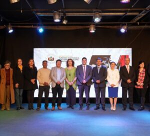 Autoridades y representantes del sector turístico durante el lanzamiento del Plan Maestro de Turismo 2026–2035 en Bolivia.