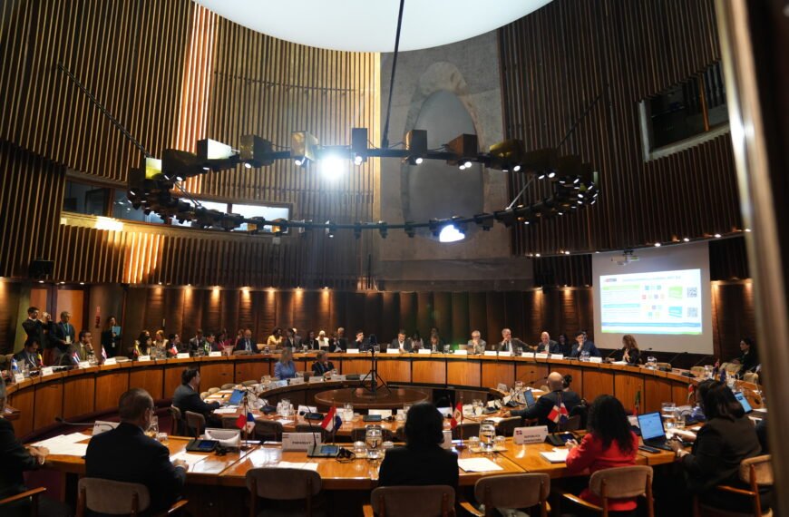 Representantes de América Latina y el Caribe reunidos en la CEPAL en Chile para avanzar en la Agenda 2030 y los ODS.