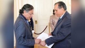 El embajador Ramón Orlando Maniglia durante la ceremonia de entrega de cartas credenciales ante la Presidencia de la República de Colombia, acto que oficializa el inicio de su misión diplomática en Bogotá.